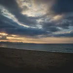 Beachfront Thomas 5 *
