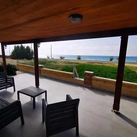 Beachfront Thomas 5 Villa *