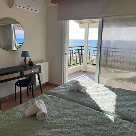 Beachfront Thomas 5 Villa *