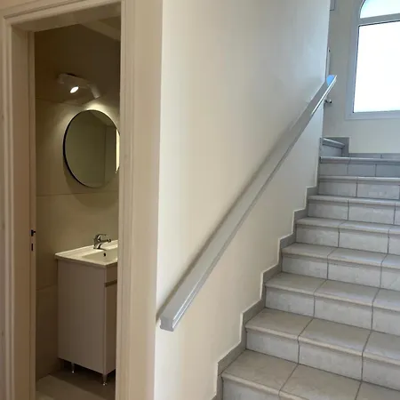 Вилла Beachfront Thomas 5 *