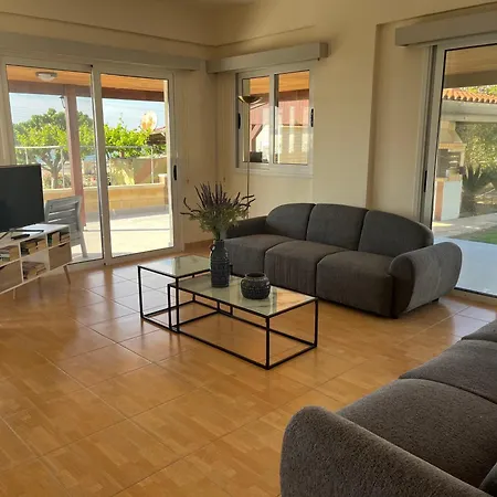 Beachfront Thomas 5 * Argaka