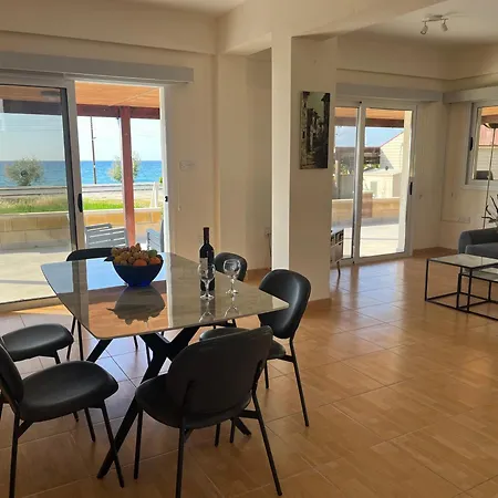 Beachfront Thomas 5
