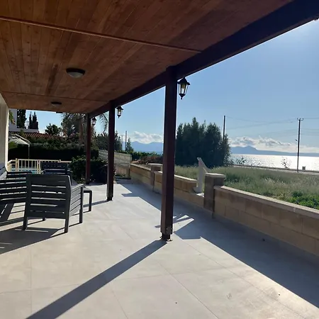 Beachfront Thomas 5 Villa Argaka