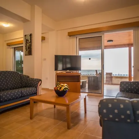 Beachfront Thomas 5 Villa Argaka
