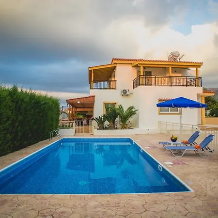 Beachfront Thomas 5 *