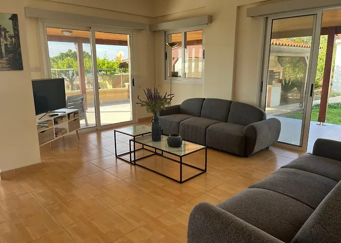 Beachfront Thomas 5 * 아르가카