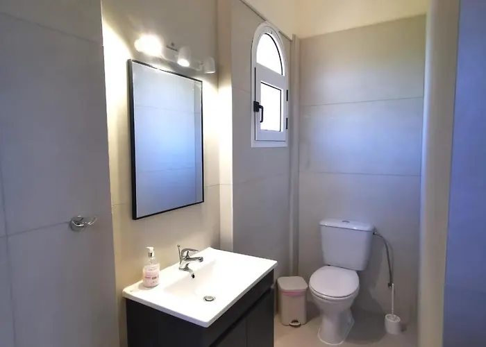 빌라 Beachfront Thomas 5 *