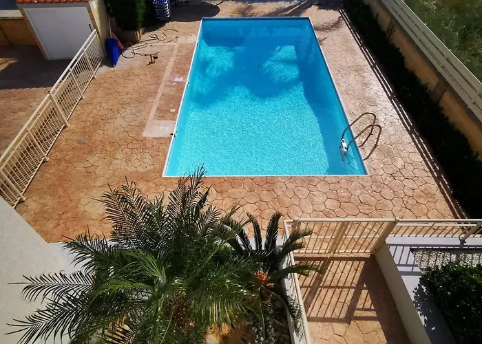 Beachfront Thomas 5 * 아르가카