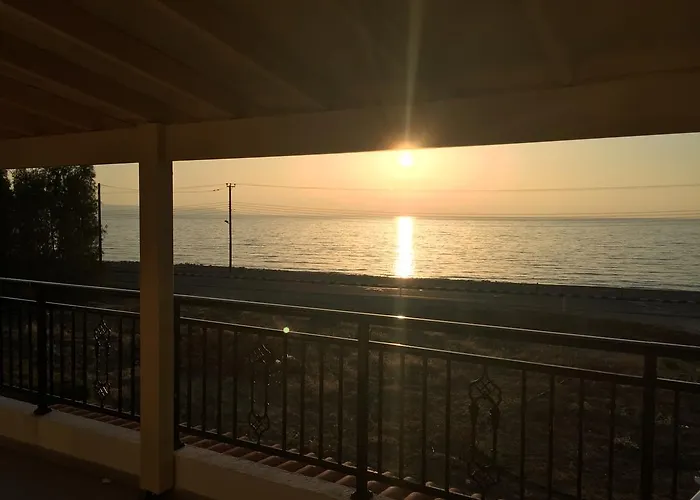 Beachfront Thomas 5 *