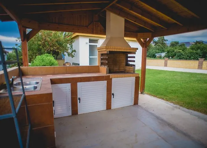 Beachfront Thomas 5 ヴィラ *